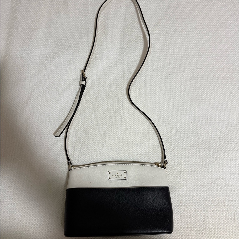 GOOD CONDITION Kate Spade Black and White Crossbody Bag